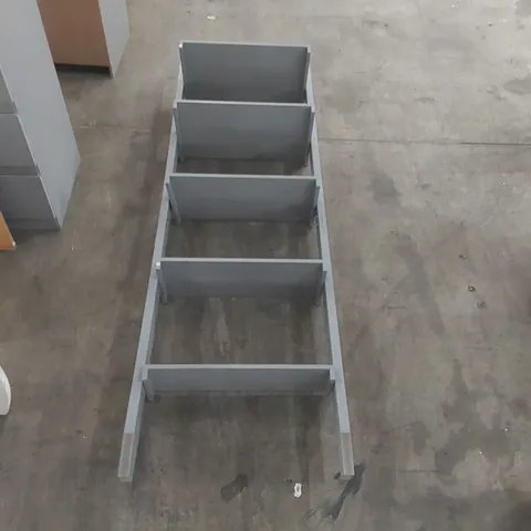 WOODEN LADDER BOOKCASE - GREY
