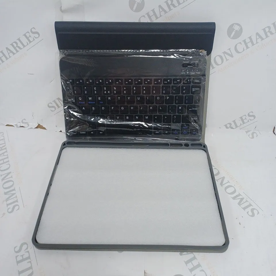 BOXED DESIGNER SMART KEYBOARD CASE FOR IPAD 