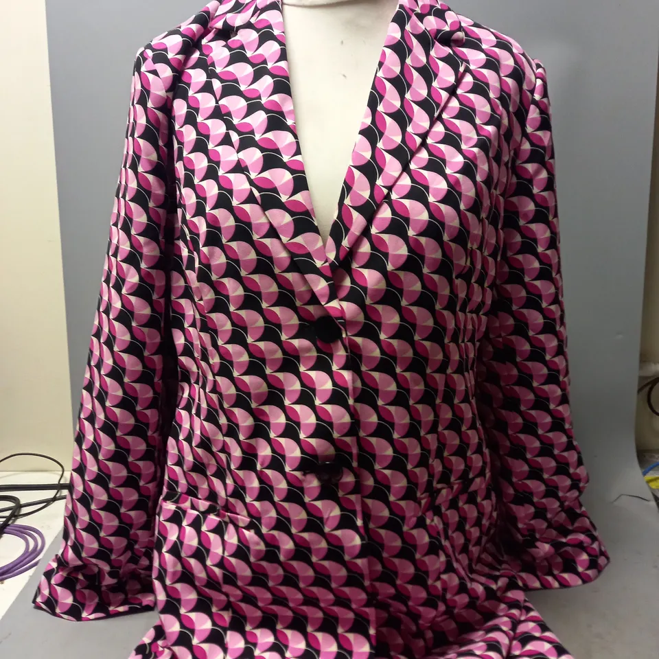 RUTH LANGSFORD JACKET IN PINK GEOMETRIC DESIGN SIZE 14