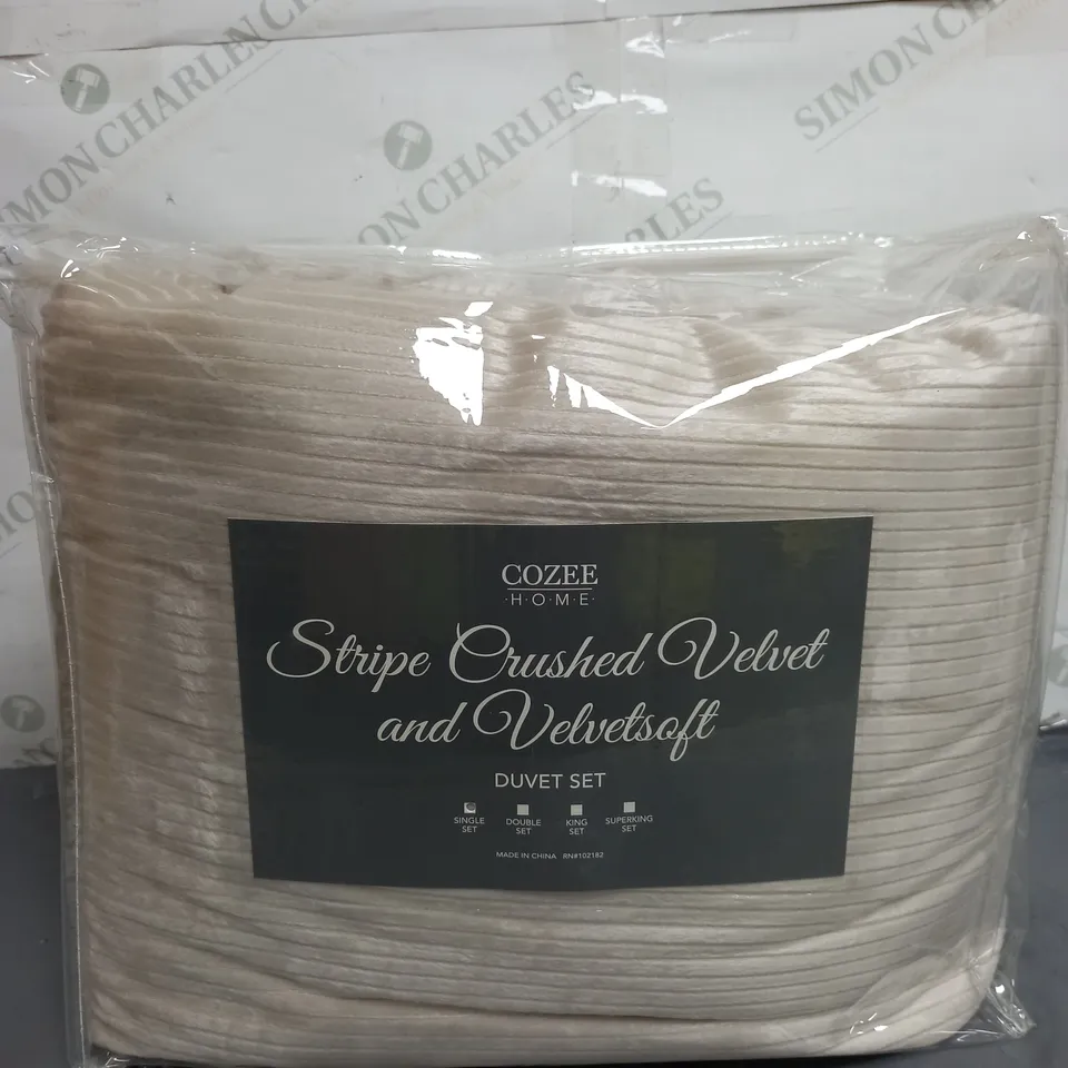 COZEE HOME STRIPED VELVET AND VELVETSOFT DUVET SET - SINGLE