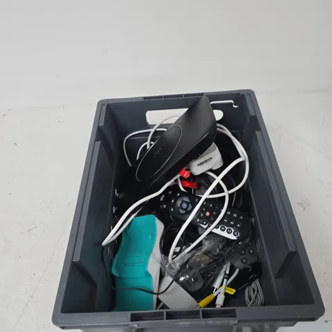 TOTE OF APPROXIMATELY 9 ASSORTED ITEMS TO INCLUDE: SKY ROUTER