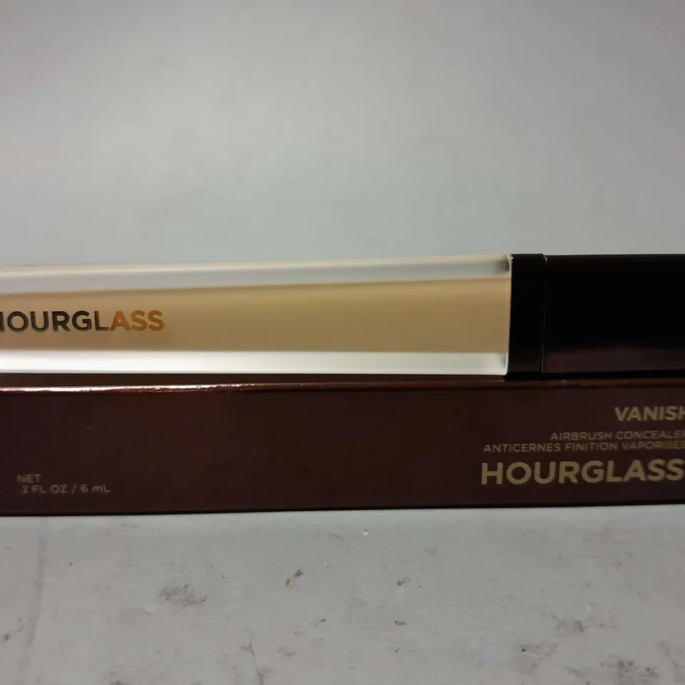 BOXED HOURGLASS VANISH AIRBRUSH CONCEALER (6ml) (COTTON)