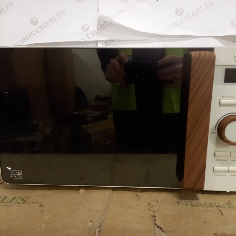 SWAN SM22036WHTN NORDIC DIGITAL MICROWAVE