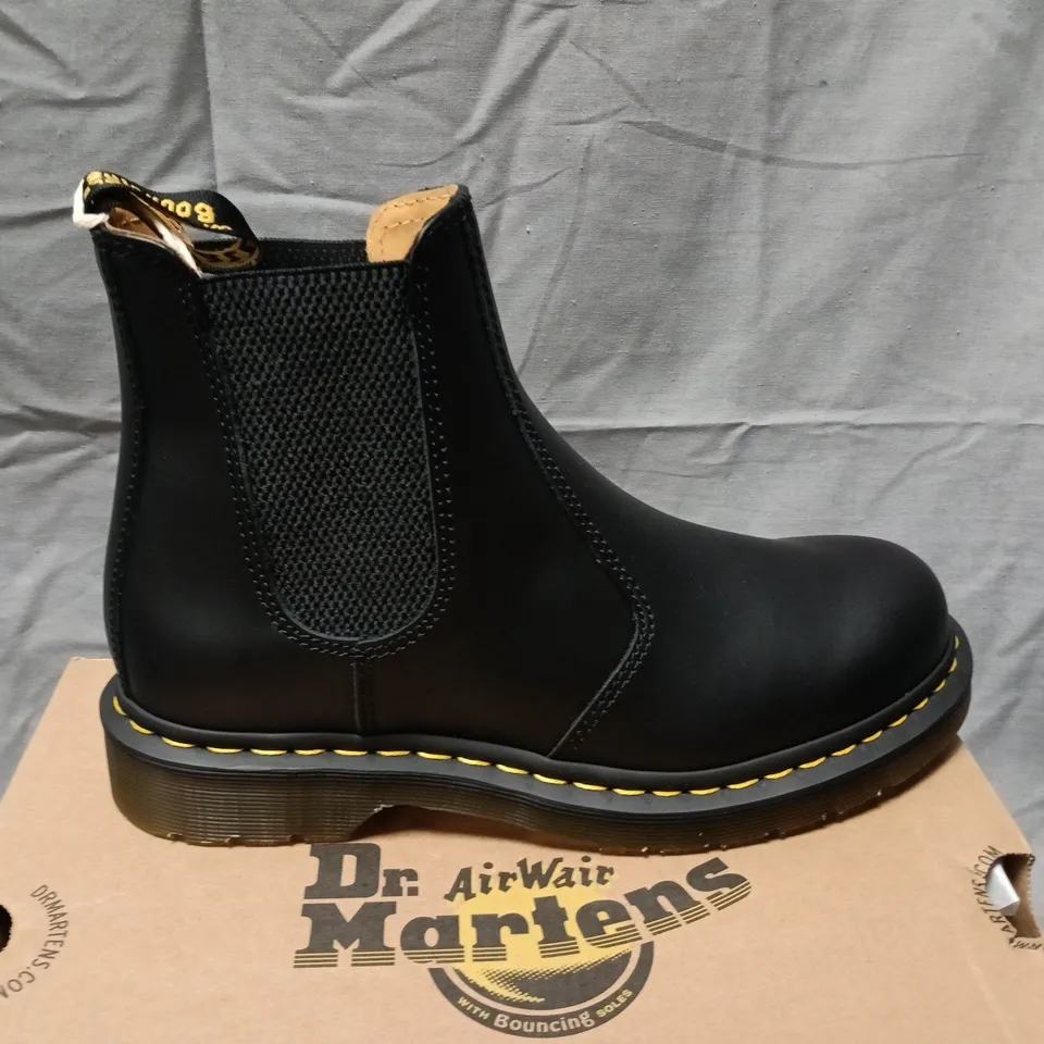 DR. MARTENS 2976 YS BLACK SMOOTH CHELSEA BOOTS – UK 6