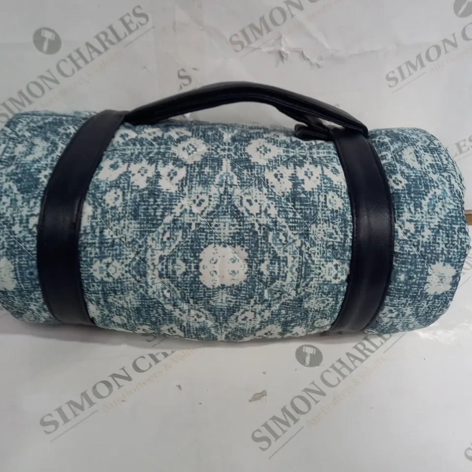 ALLISON AT HOME GREEN QUILT