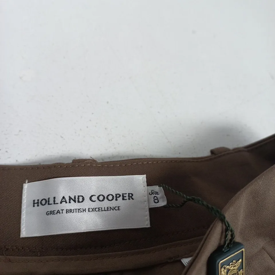 HOLLAND COOPER BROWN TAILORED SHORTS – UK SIZE 8