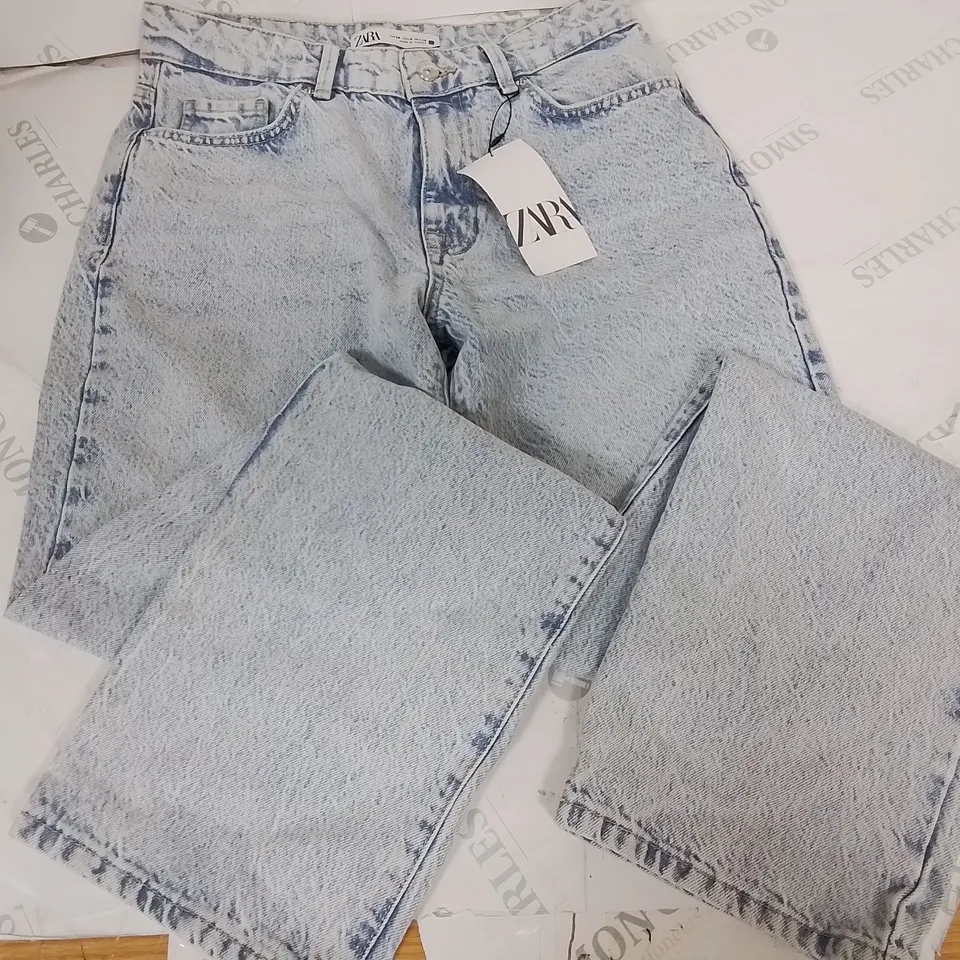 ZARA LIGHT BLUE JEANS - EUR 38