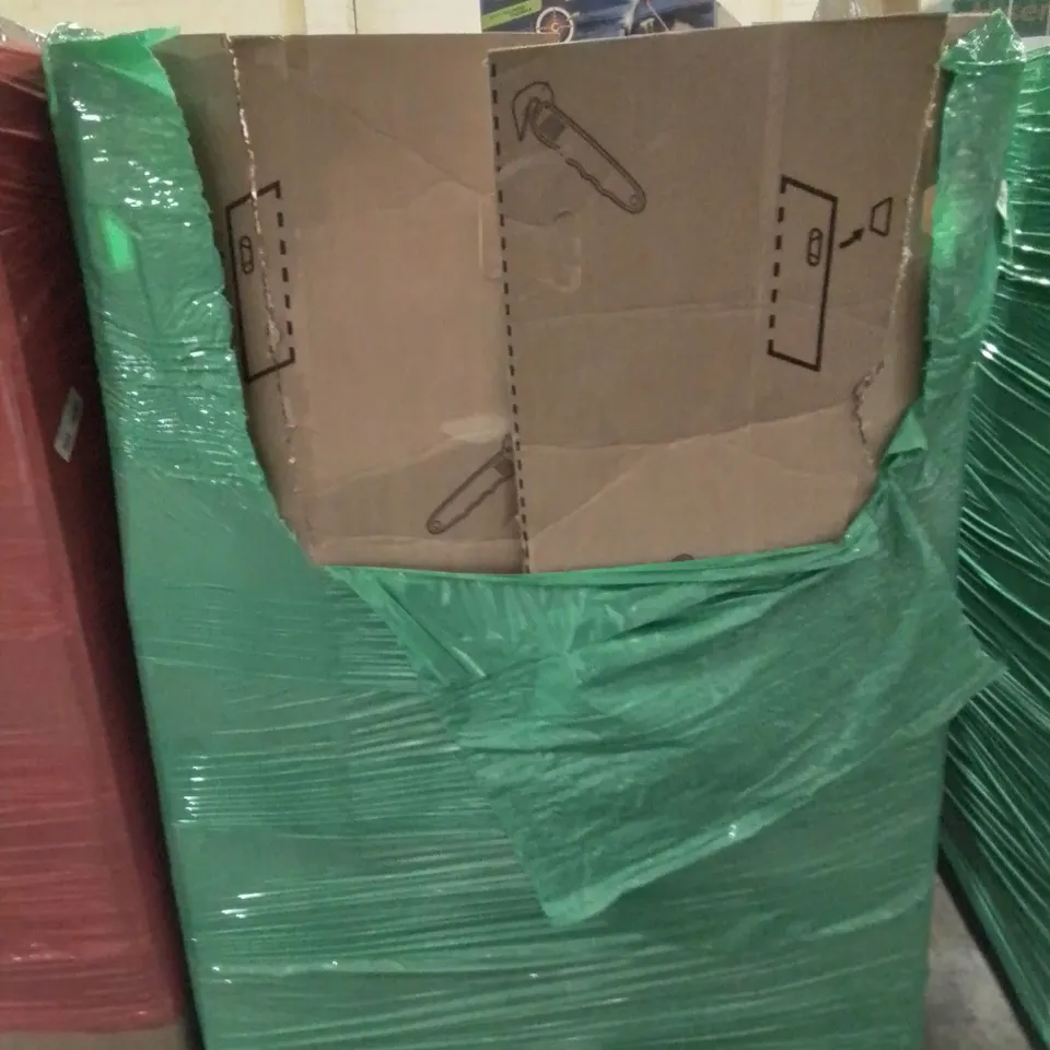 PALLET CONTAINING VARIOUS ASSORTED ITEMS TO INCLUDE: ARCHERY SET, SHOWER DRAIN, PET CRATE AND LOTS MORE UNMARKED BOXED ITEMS