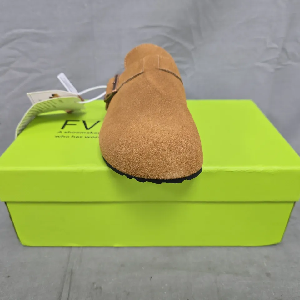 BOXED PAIR OF FVDRN MULES IN TAN SIZE EU 38