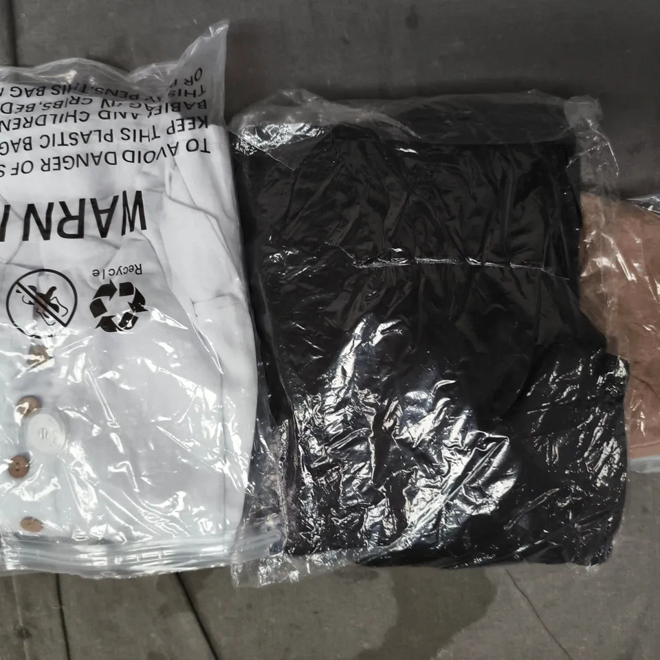 APPROXIMATELY 20 ASSORTED CLOTHING AND FASHION PRODUCTS IN VARIOUS STYLES AND SIZES - COLLECTION ONLY