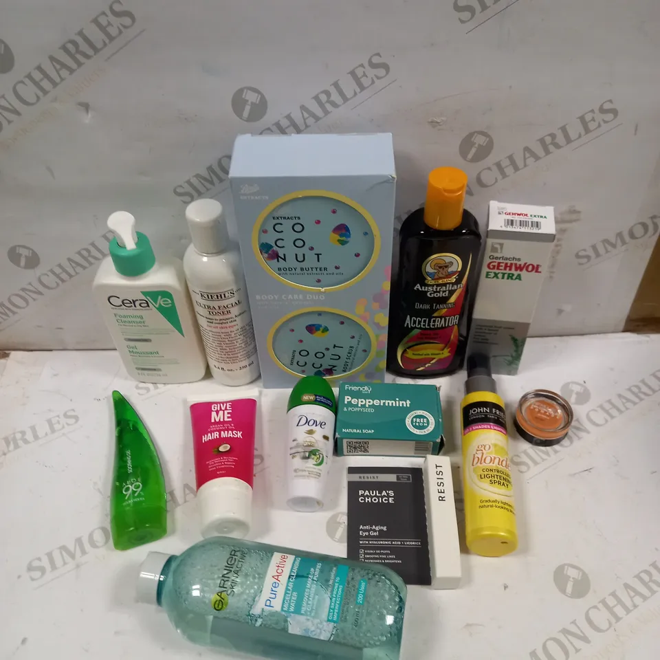 BOX OF APPROXIMATELY 25 ASSORTED HEALTH & BEAUTY PRODUCTS TO INCLUDE AUSTRALIAN GOLD TANNING ACCELERATOR, JOHN FRIEDA GO BLONDER, KIEHL'S ULTRA FACIAL TONER ETC 