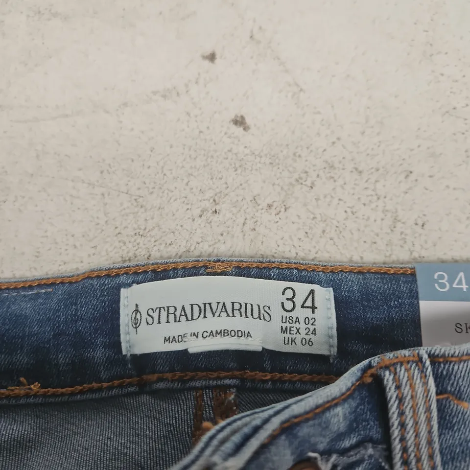 STRADIVARIUS WOMEN'S SKINNY LOW WAIST JEANS – LIGHT WASH, UK 6 (EU 34)