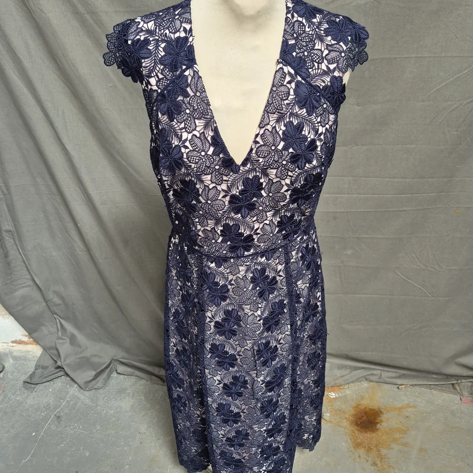 HOBBS HANNAH LACE DRESS IN NAVY PALE PINK SIZE 12