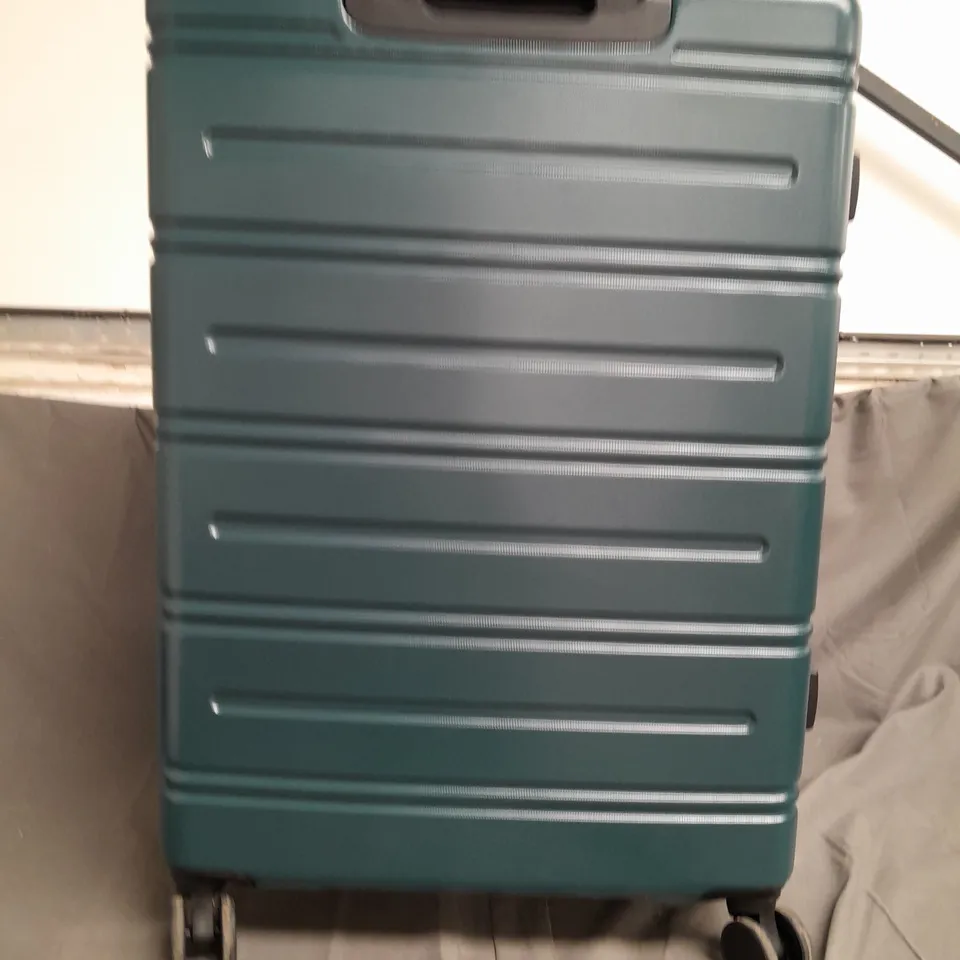 ROCK LUGGAGE LISBON 2 PC SET GREEN RRP £124.99