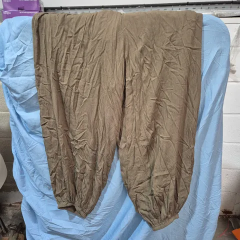 PULL&BEAR BROWN  TROUSERS – UK M