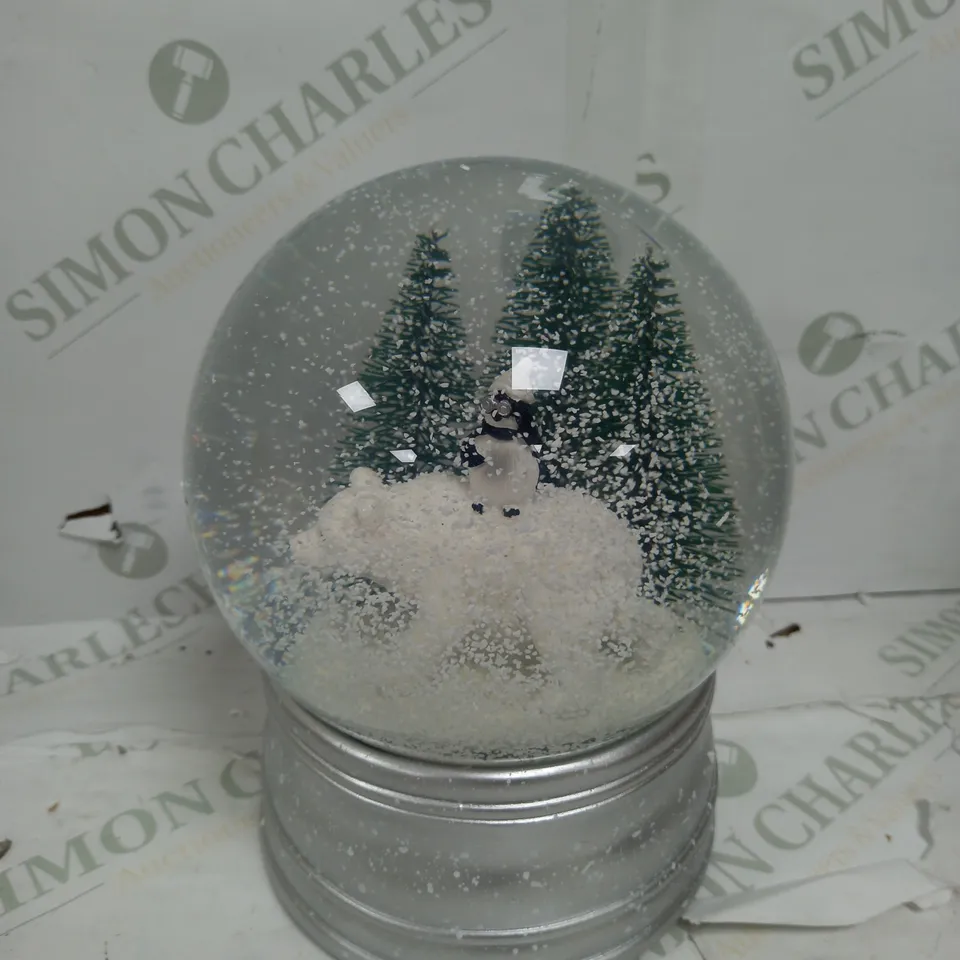 BOXED SANTA EXPRESS CHRISTMAS CHARACTER MUSICAL WATER SPINNER POLAR BEAR