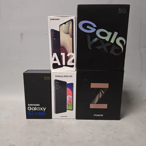 BOX OF APPROXIMATELY 15 ASSORTED SAMSUNG BOXES IN VARIOUS MODELS & COLOURS