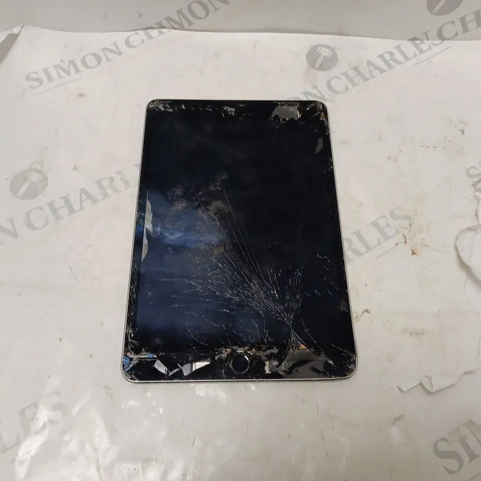 APPLE IPAD IN GREY MODEL A1538