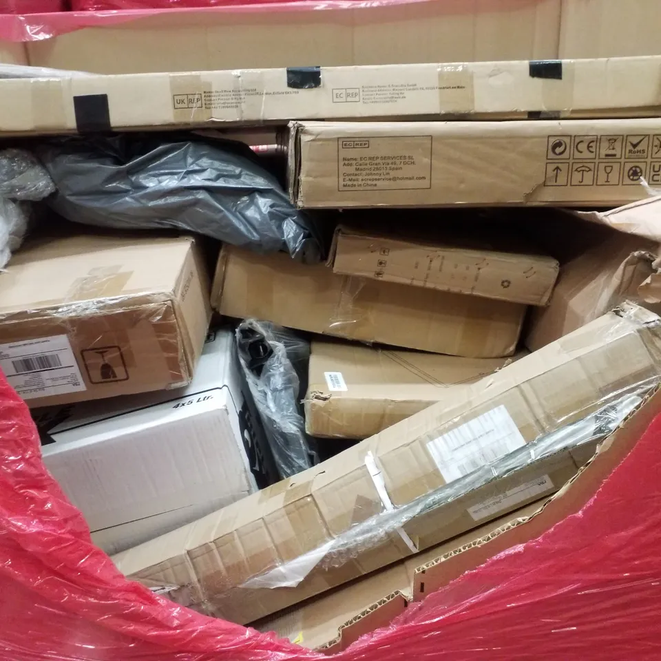 PALLET CONTAINING ASSORTED PRODUCTS INCLUDING VINTAGE GREEN KITCHEN TOY SET, WOODEN DOLL HOUSE, UMBRELLA, COAT WALL RACK & METAL CLOTHES RAIL