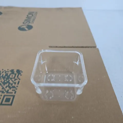 SMALL FOOD CONTAINER - APPROX 20
