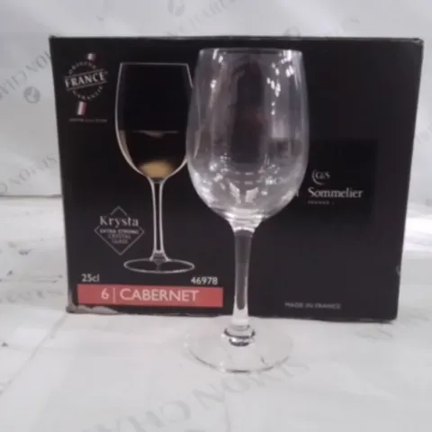 BOXED CHEF AND SOMMELIER CRYSTAL GLASS WINE GLASS APPROXIMATELY 6
