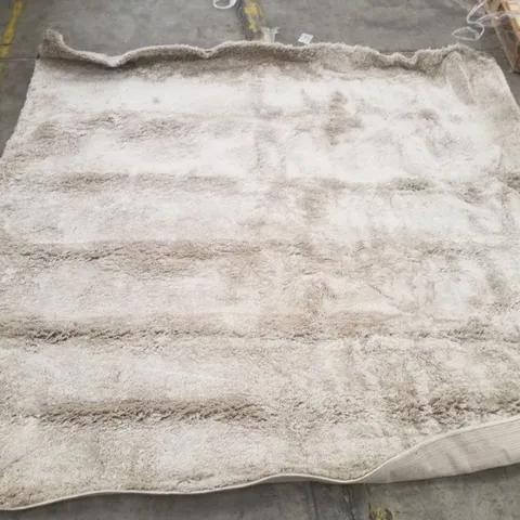 QUALITY DESIGNER AREA RUG - APPROXIMATELY  200x200cm