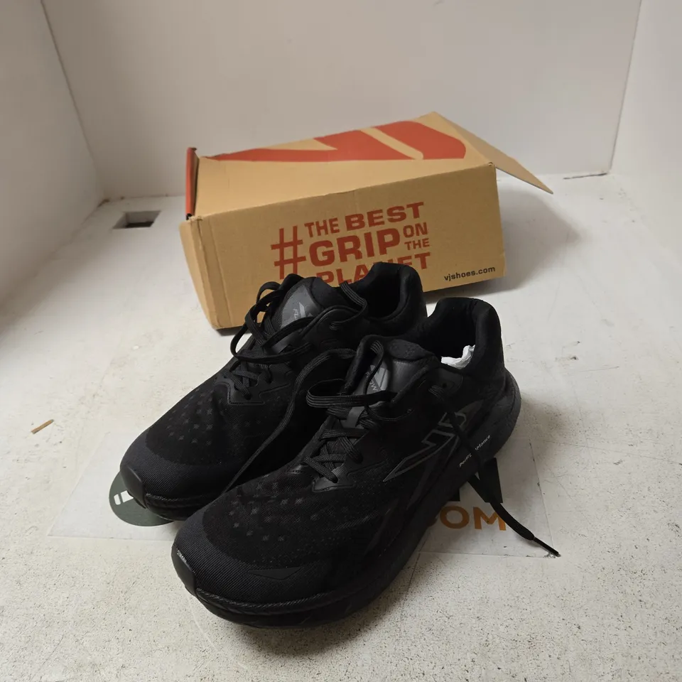 FLOW BLACK RUNNING SHOES – UK 12 (US 13, EUR 47, CM 30)