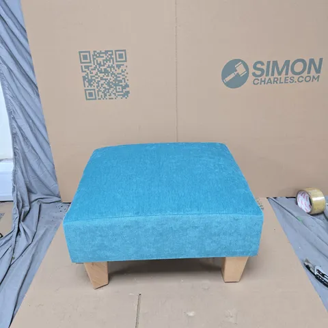 HALF CLASSIC FOOTSTOOL IN VELVET LIGHT WOOD/TEAL