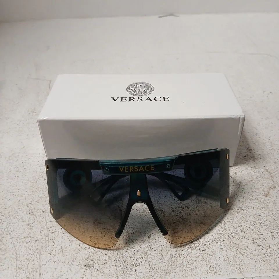 VERSACE SUNGLASSES – SHIELD LENS STYLE