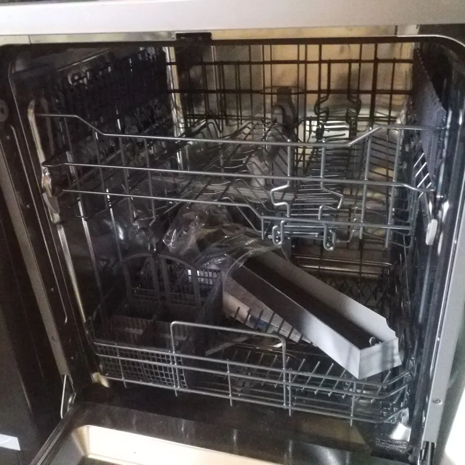 HISENSE HS622E90XUK FULL-SIZE DISHWASHER - STAINLESS STEEL