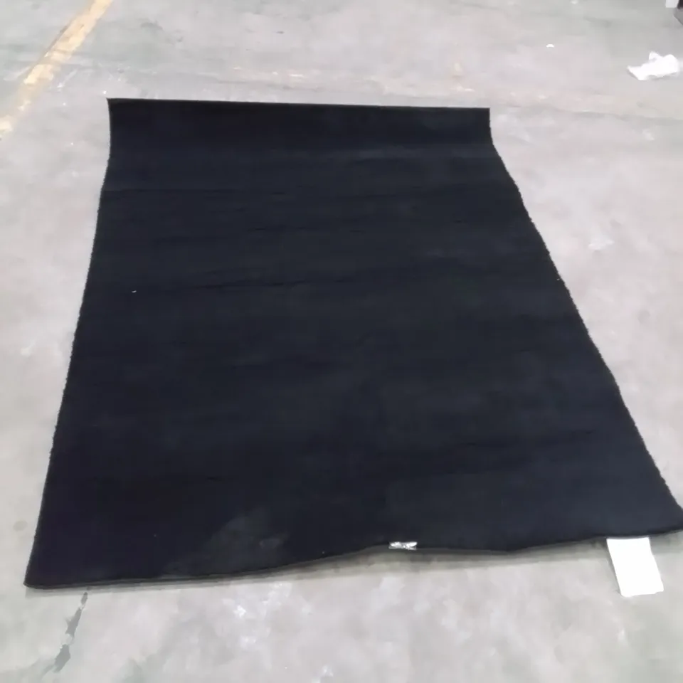 QUALITY DESIGNER AREA RUG APPROXIMATELY 160X120CM