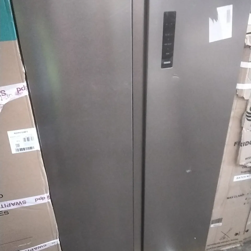 SWAN
SR750160I 90CM WIDE TOTAL NO FROST AMERICAN STYLE FRIDGE FREEZER - INOX