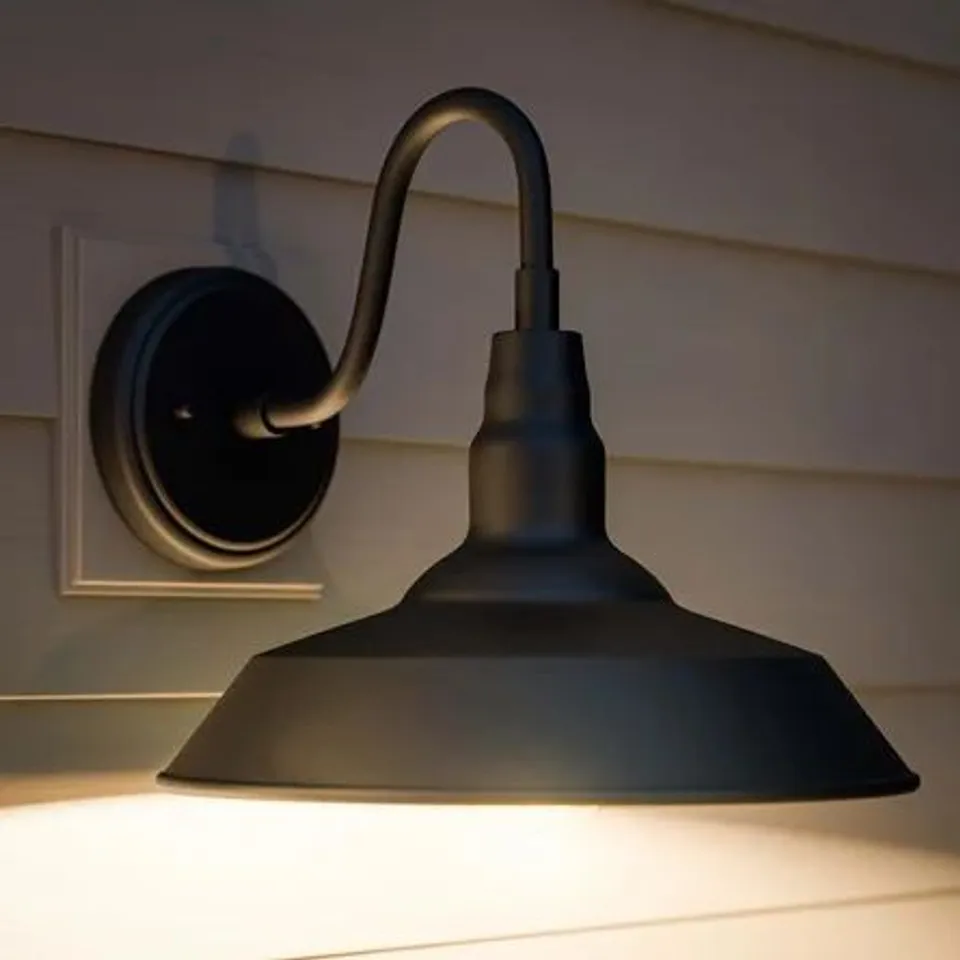 BOXED BRUMMETT OUTDOOR FISHERMAN LIGHT FIXTURE 