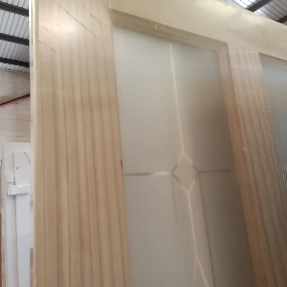 PACKAGED 1981 X 838MM 4 PANNEL KNOTTY PINE GLAZED INTERNAL DOOR