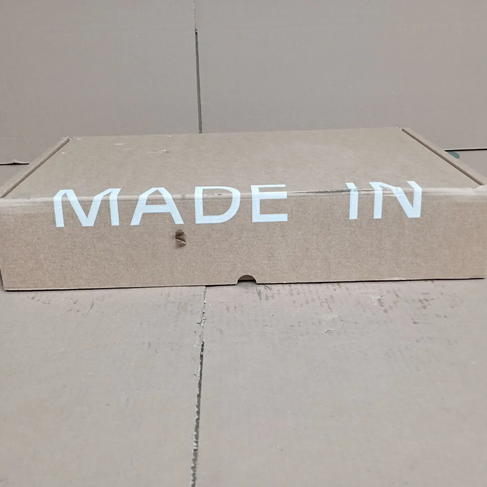 MADE IN COOKWARE 10" FRY PAN SAND BOXED