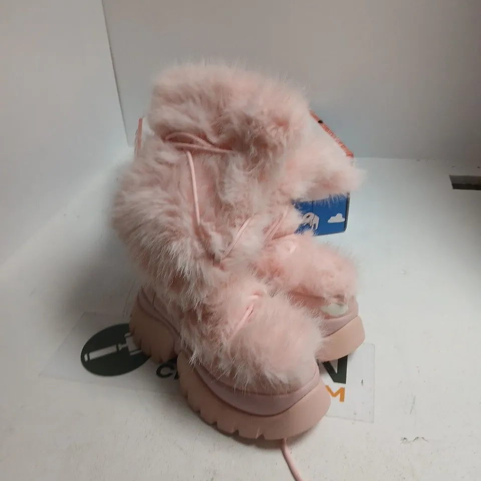 KOI FUR-TRIM PLATFORM BOOTS – PINK, UK 7 (EU 40)