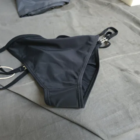 DAILY PAPER METAL SHIELD BIKINI BOTTOM – BLACK, SIZE M