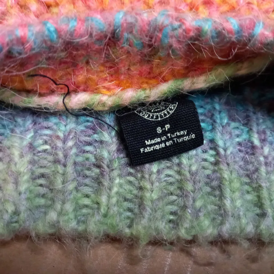 URBAN OUTFITTERS CHUNKY KNITTED RAINBOW JUMPER - SMALL