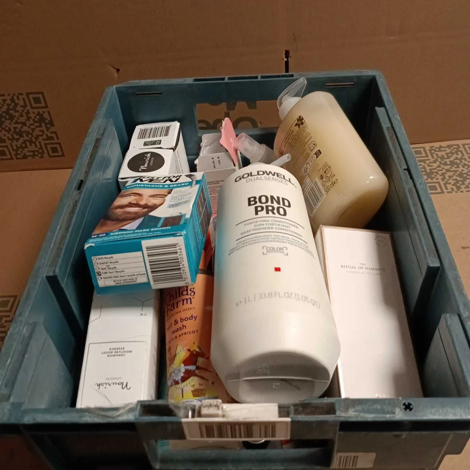 TOTE OF APPROXIMATELY 25 ASSORTED COSMETIC ITEMS TO INCLUDE JUST FOR MEN, ZARAHOME BODY WASH, AVEENO LOTION SPF 50, THE RITUAL OF NAMASTE PURIFY, CUSSONS HAND WASH ETC