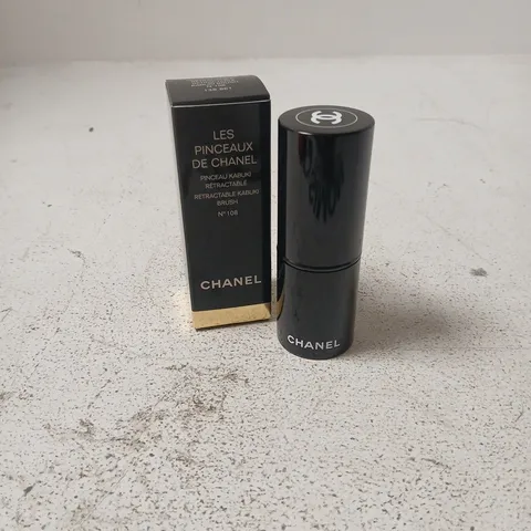 CHANEL LES PINCEAUX DE CHANEL RETRACTABLE KABUKI BRUSH – N°108, BOXED