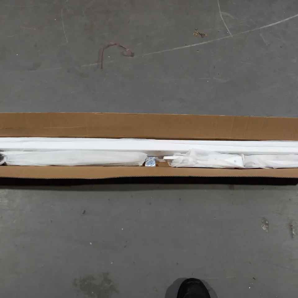 HOBBYCRAFT STUDIO DISPLAY EASEL WHITE 