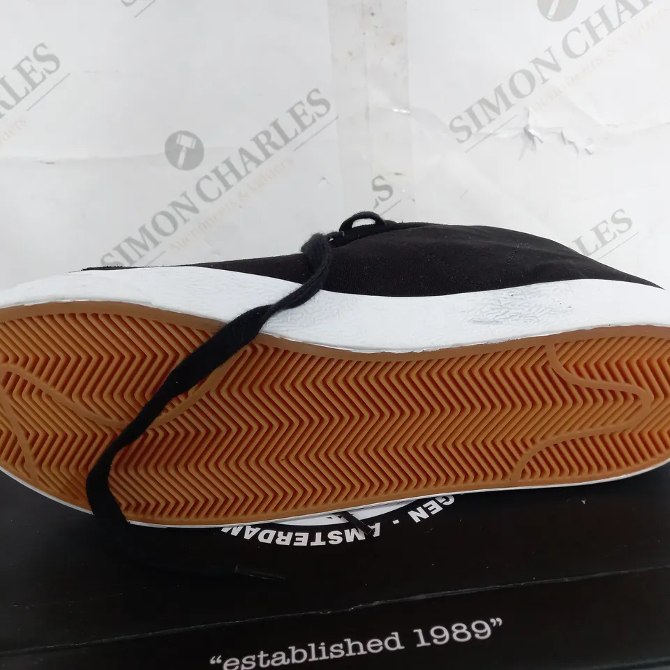 BOXED PAIR OF NO FEAR BLACK SHOES SIZE 11