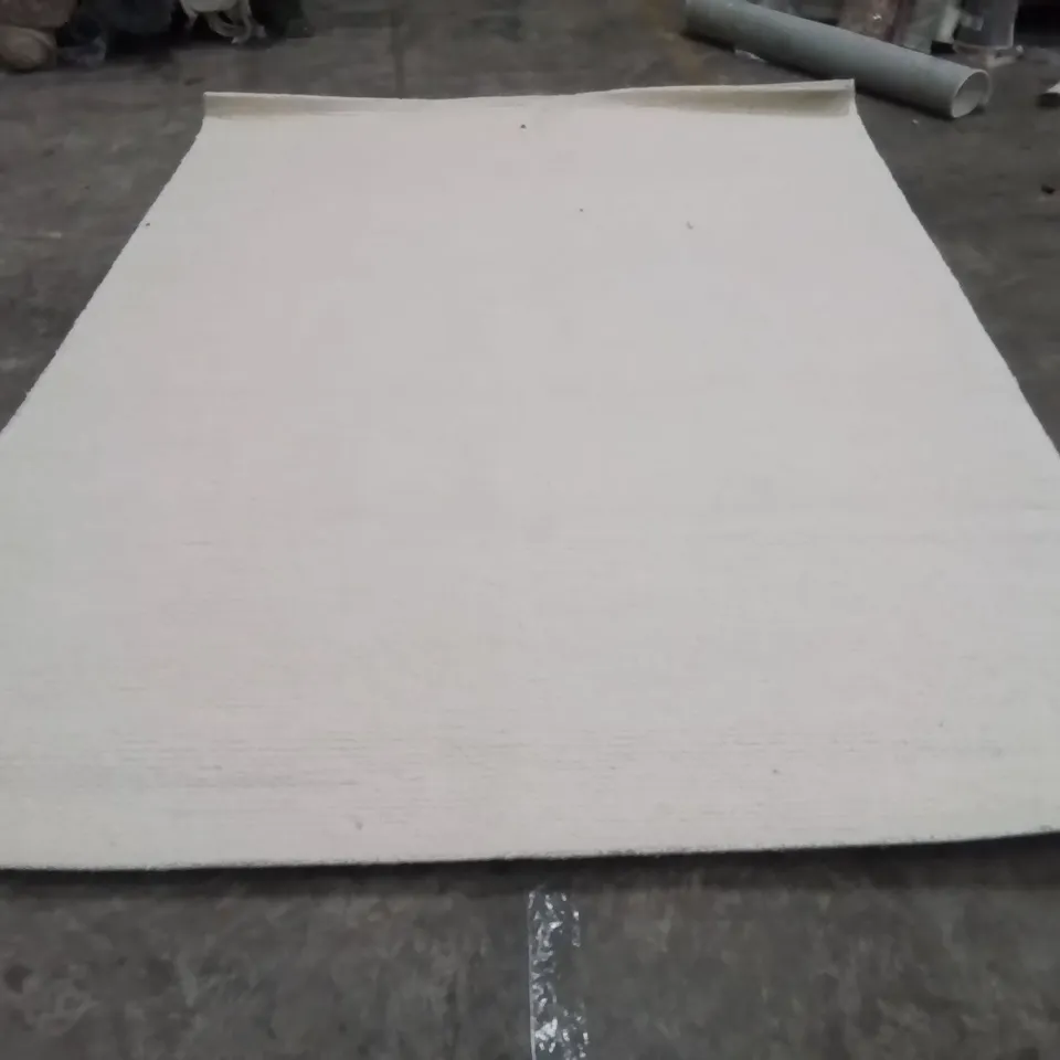 QUALITY DESIGNER AREA RUG - APPROXIMATELY 290X200