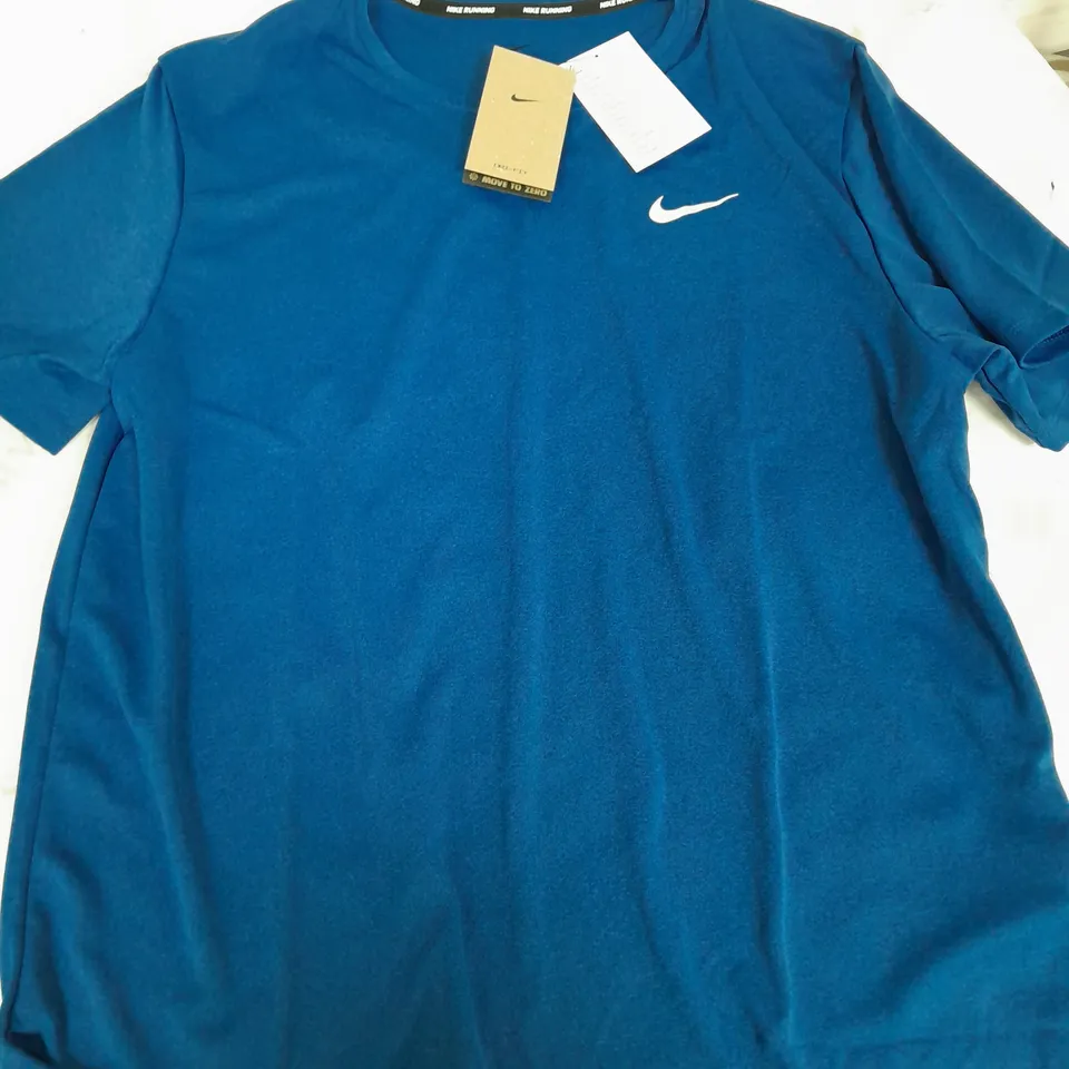 NIKE DRI FIT RUNNING BLUE T-SHIRT - LARGE