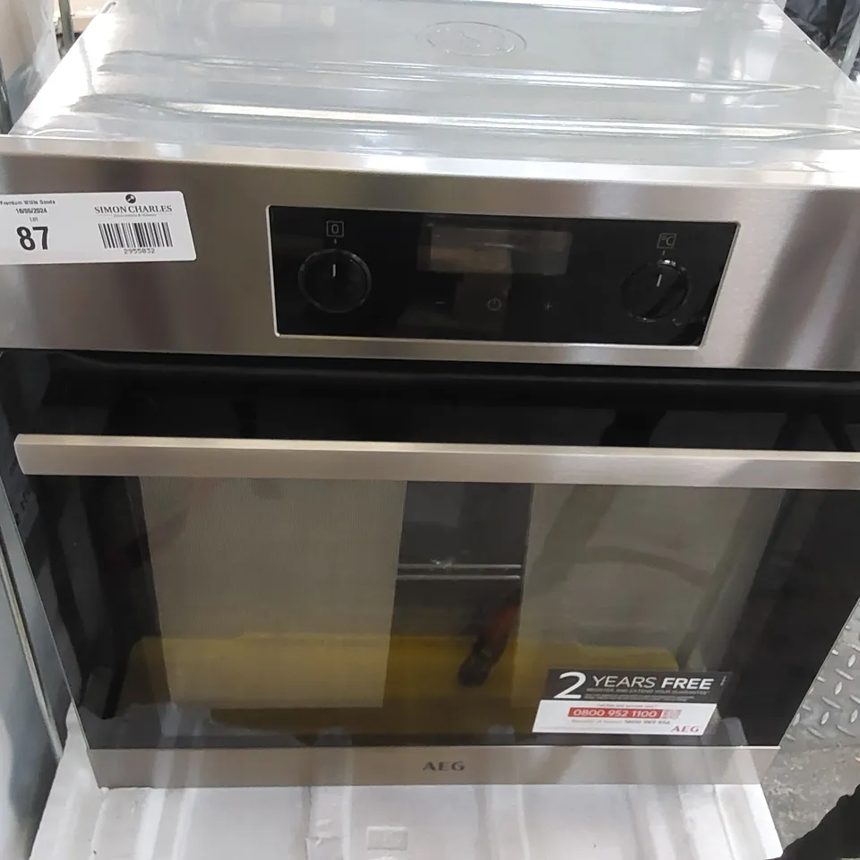 AEG INTEGRATED 6000 SERIES STEAMBAKE WITH AQUA CLEAN ENAMEL CLEANING BES355010M RRP £425