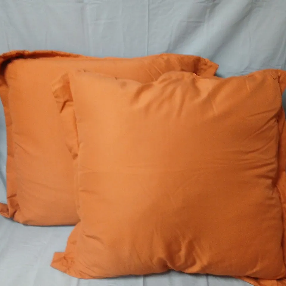 PAIR OF ORANGE 60X60CM FILLED CUSHIONS