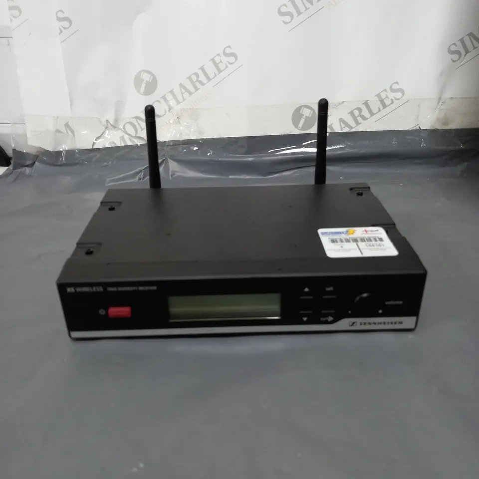 UNBOXED SENNHEISER XS WIRELESS TRUE DIVERSITY RECEIVER EM-10
