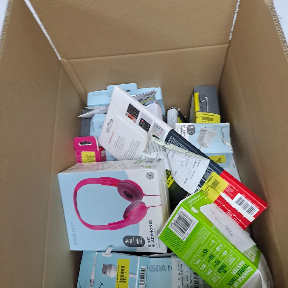 BOX OF APPROXIMATELY 25 HOUSEHOLD ELECTRICAL ITEMS TO INCLUDE REMOTES, EARPHONES, SPEAKERS ETC 