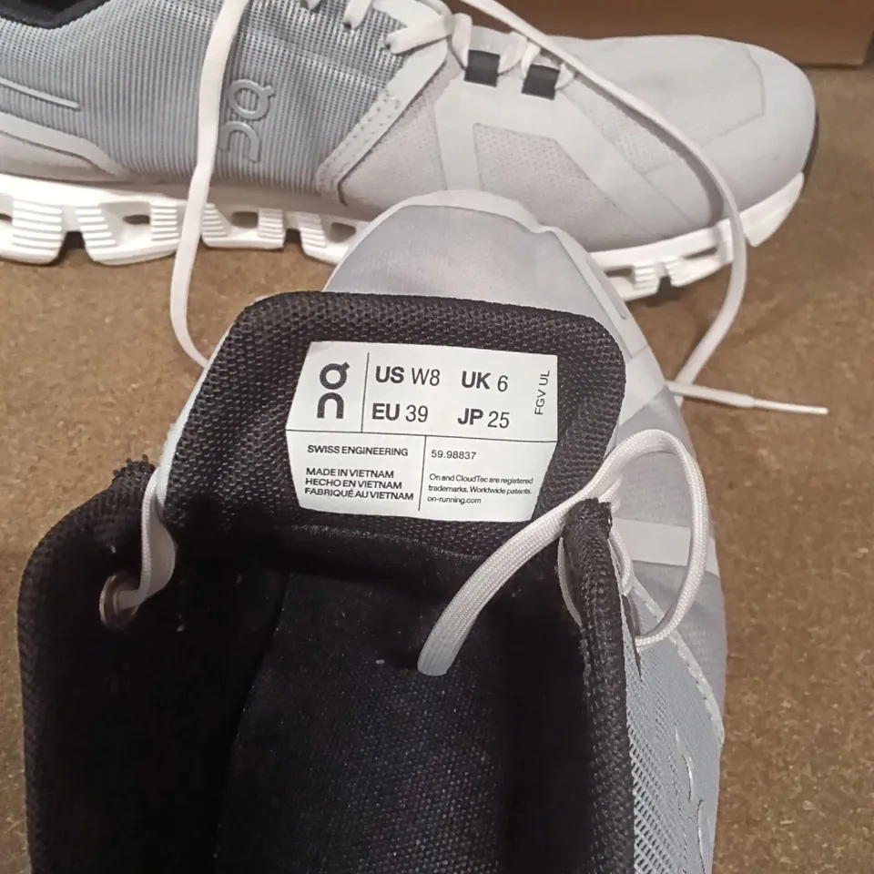 ON RUNNING WOMEN'S SNEAKERS – GREY, UK 6 (US W 8) – BOXED