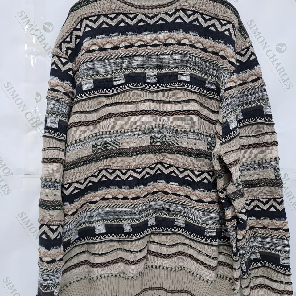 10 ASSORTED NEW CLOTHING ITEMS TO INCLUDE GARAGE KNIT SWEATER, BRIEFS, BRALETTE, ETC